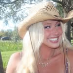 adelaidehalverson profile picture
