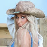 carlymodel101 profile picture