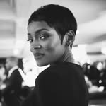 carolinechikezie profile picture
