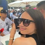 caro_line_em_up profile picture
