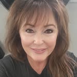 danitasheltonelliott profile picture