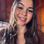 designer_larissa_oliveira profile picture