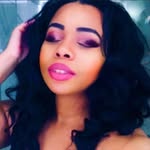 iamdivinia profile picture