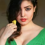 komal_jha_online profile picture
