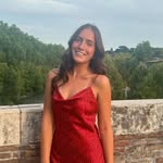 leahkalantarov profile picture