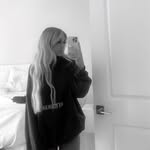 lily_popov profile picture