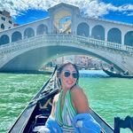 lizzycapri profile picture