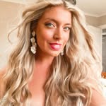 lucyglowyoga profile picture
