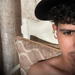 luux._.fares_ profile picture