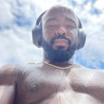 manilove102 profile picture