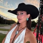 misshollyallen profile picture