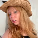 phoebeshardlow profile picture