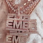 roz_emb profile picture