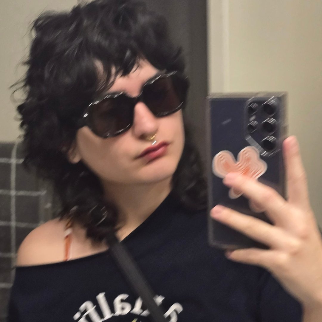 sharkqboi profile picture