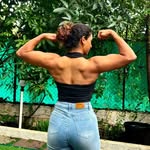 shift_with_anushka profile picture