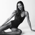 yuliaalvrz profile picture